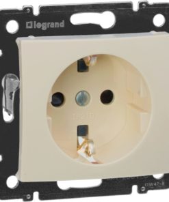 Розетка с заземляющими контактами с защитой от детей Legrand Valena 16А 250В
